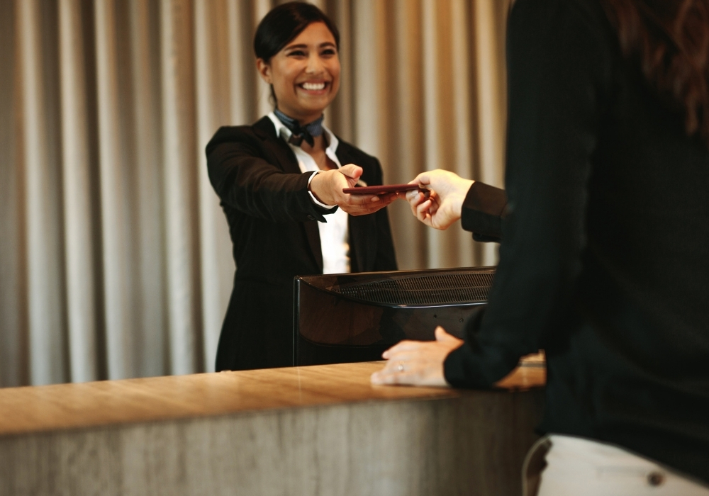 The Psychology of Guest Satisfaction: Why Small Details Can’t Depend on Memory